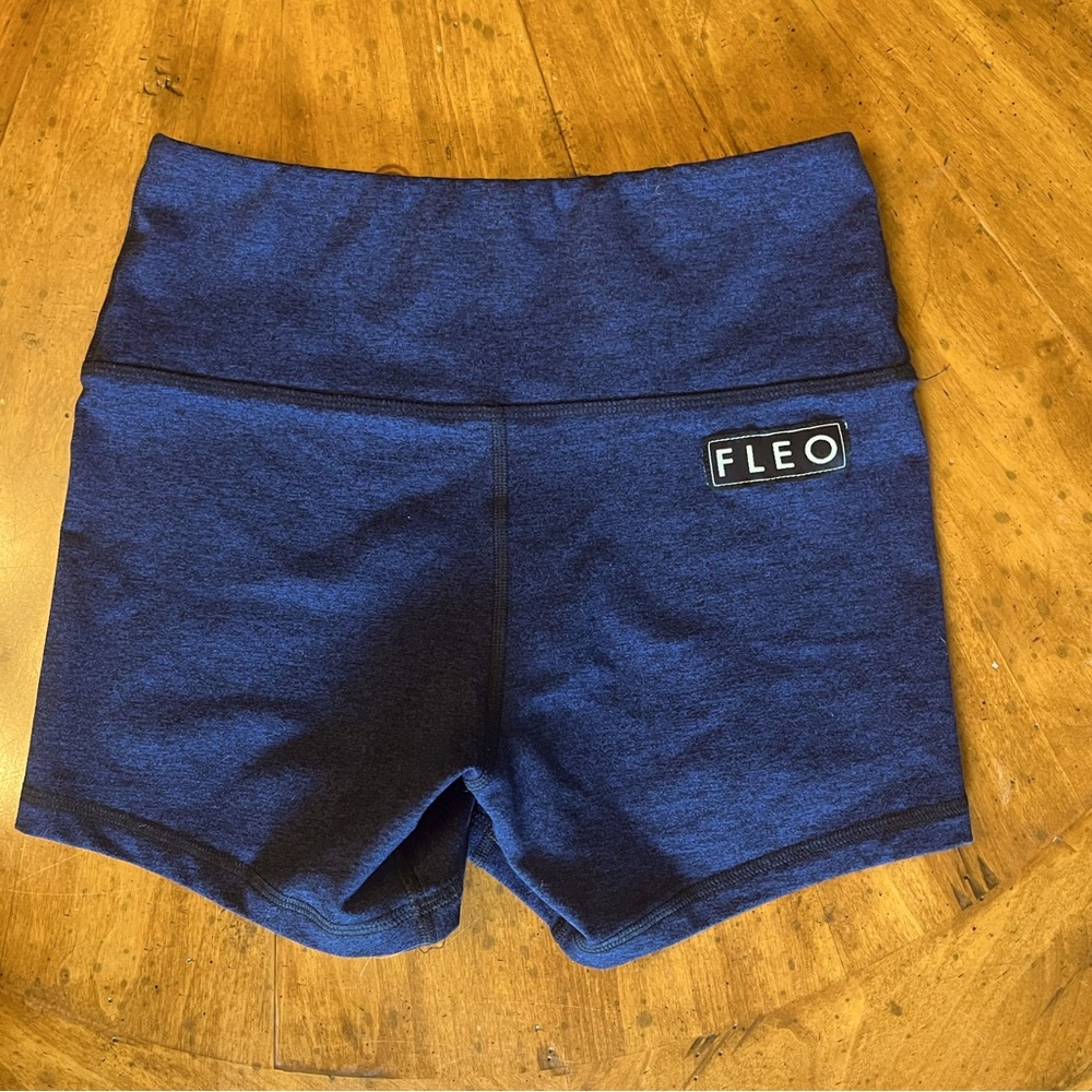 FLEO mood black power high rise (4”) shorts